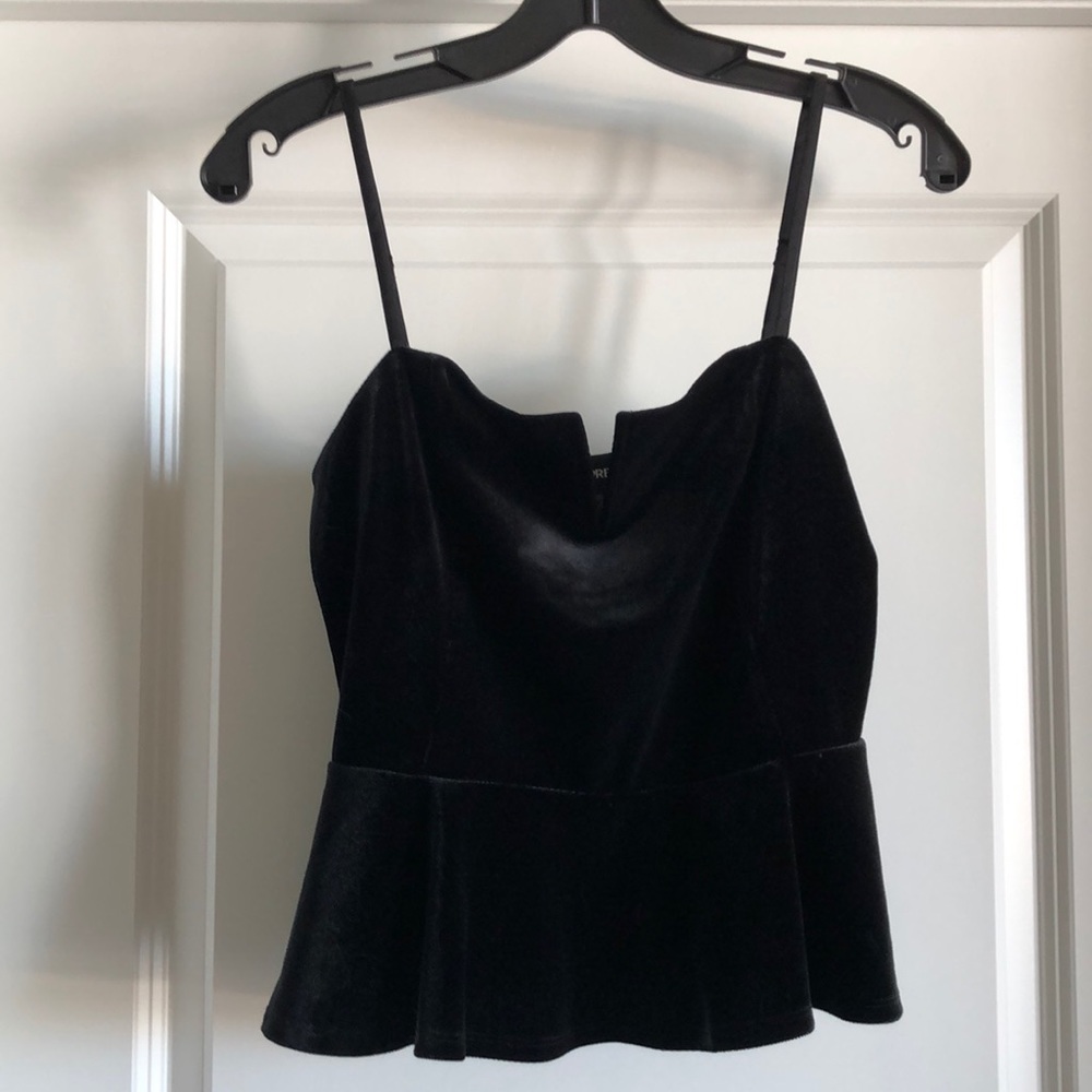 Express - NWT-black velvet top